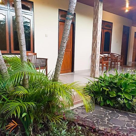 Kusnadi Hotel Legian Εξωτερικό φωτογραφία