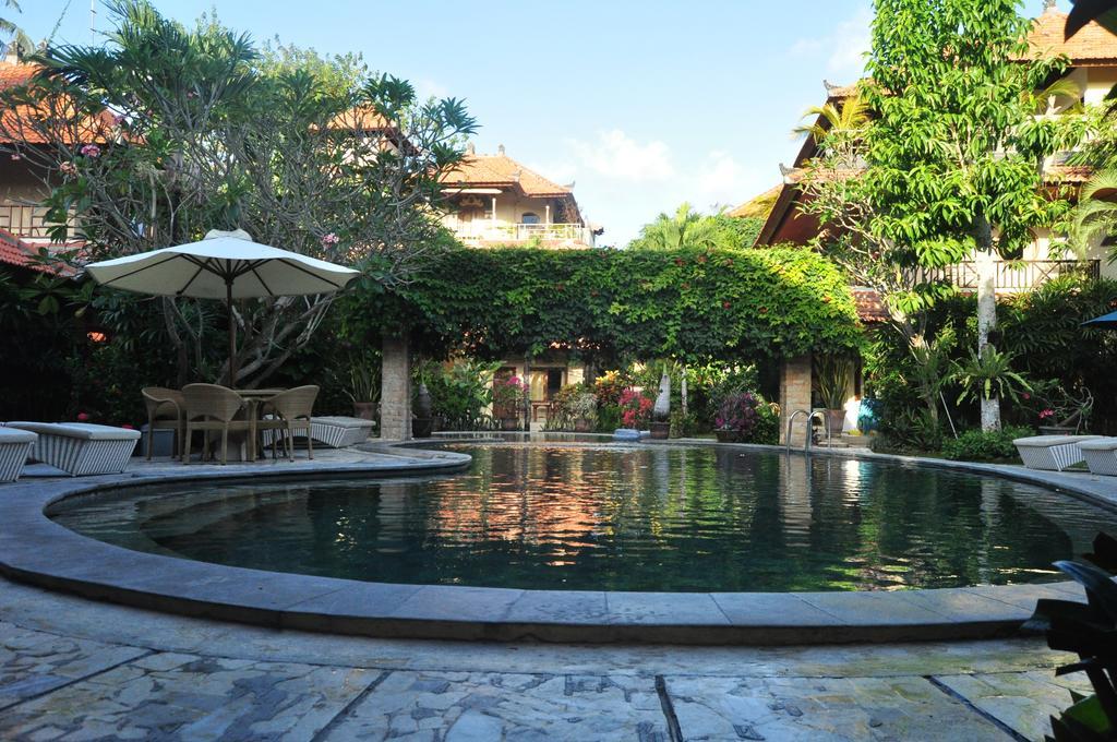 Kusnadi Hotel Legian Εξωτερικό φωτογραφία