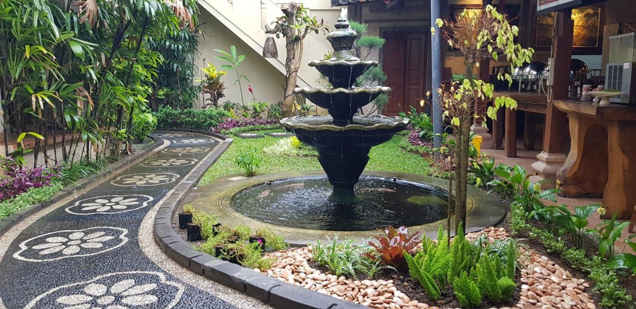 Kusnadi Hotel Legian Εξωτερικό φωτογραφία