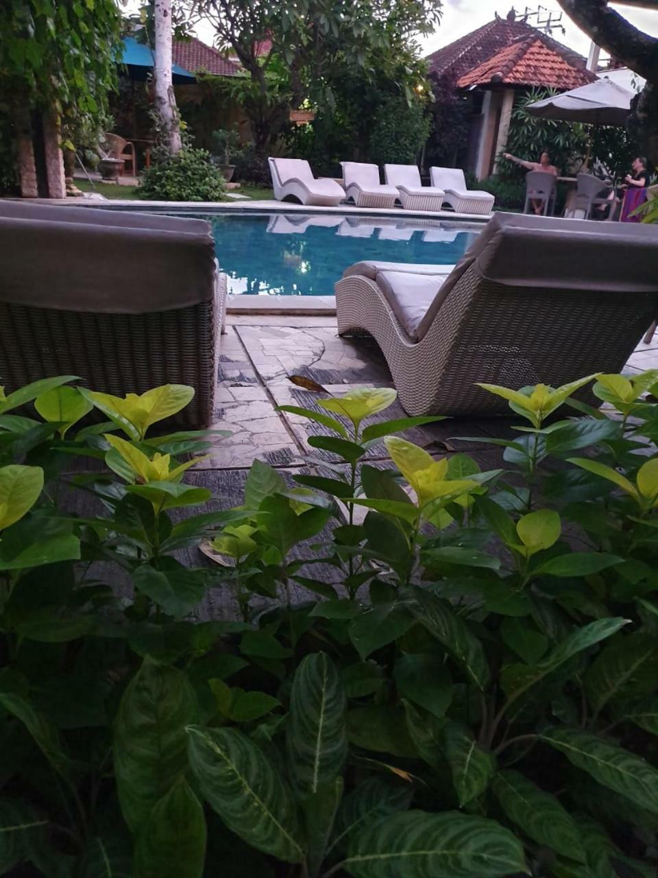 Kusnadi Hotel Legian Εξωτερικό φωτογραφία