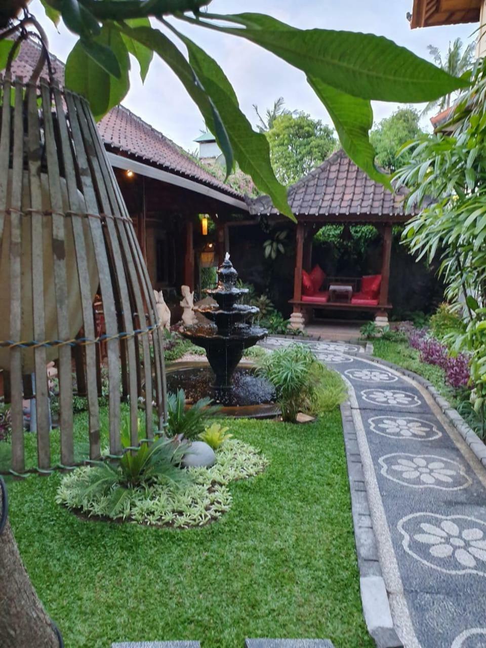 Kusnadi Hotel Legian Εξωτερικό φωτογραφία