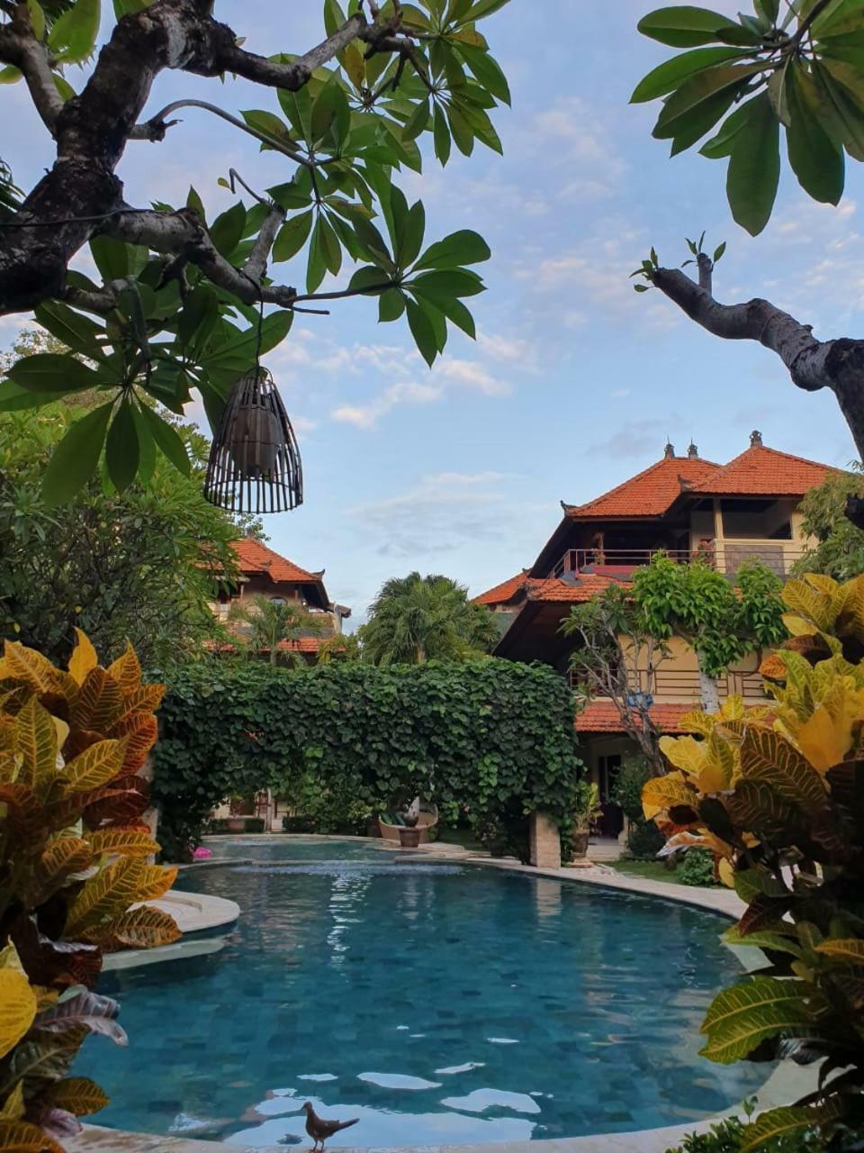 Kusnadi Hotel Legian Εξωτερικό φωτογραφία