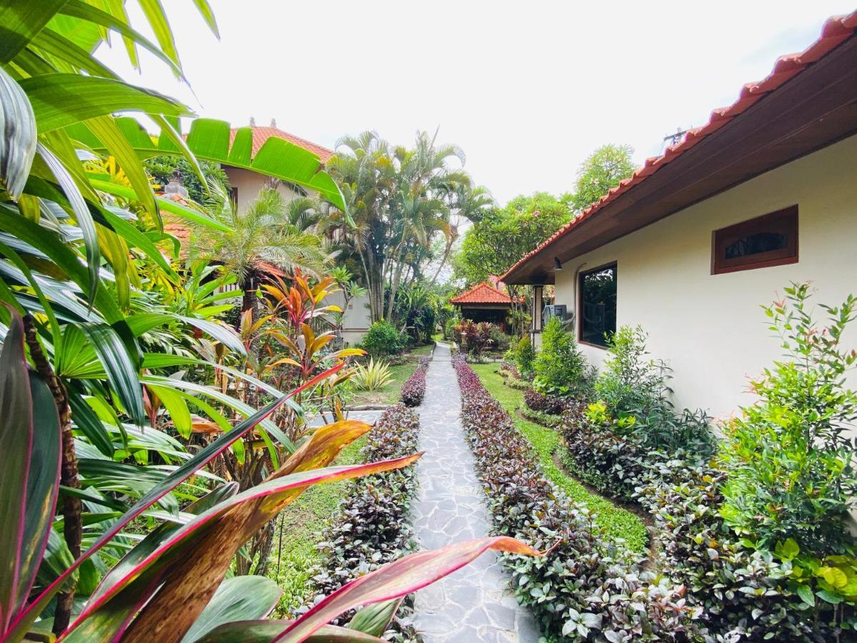 Kusnadi Hotel Legian Εξωτερικό φωτογραφία